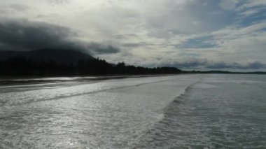 Sematan Sahili ve Sarawak ve Borneo Adası 'nın en güney kısmının kıyı şeridi.