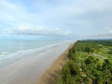 Sematan Sahili ve Sarawak ve Borneo Adası 'nın en güney kısmının kıyı şeridi.