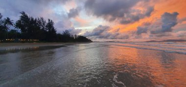 Sematan Sahili ve Sarawak ve Borneo Adası 'nın en güney kısmının kıyı şeridi.
