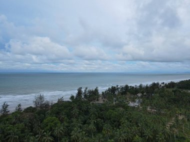 Sematan Sahili ve Sarawak ve Borneo Adası 'nın en güney kısmının kıyı şeridi.