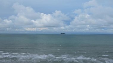 Sematan Sahili ve Sarawak ve Borneo Adası 'nın en güney kısmının kıyı şeridi.