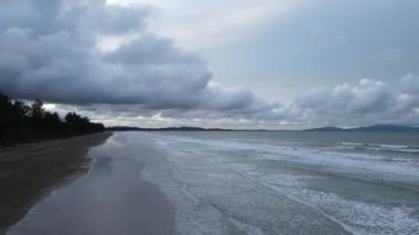 Sematan Sahili ve Sarawak ve Borneo Adası 'nın en güney kısmının kıyı şeridi.