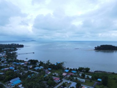 Sematan Sahili ve Sarawak ve Borneo Adası 'nın en güney kısmının kıyı şeridi.