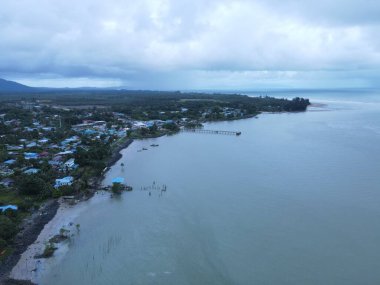 Sematan Sahili ve Sarawak ve Borneo Adası 'nın en güney kısmının kıyı şeridi.
