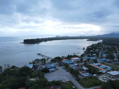 Sematan Sahili ve Sarawak ve Borneo Adası 'nın en güney kısmının kıyı şeridi.