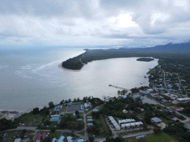 Sematan Sahili ve Sarawak ve Borneo Adası 'nın en güney kısmının kıyı şeridi.