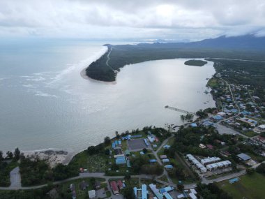 Sematan Sahili ve Sarawak ve Borneo Adası 'nın en güney kısmının kıyı şeridi.