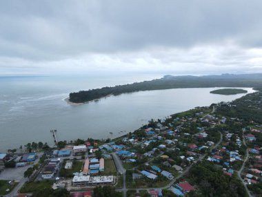 Sematan Sahili ve Sarawak ve Borneo Adası 'nın en güney kısmının kıyı şeridi.