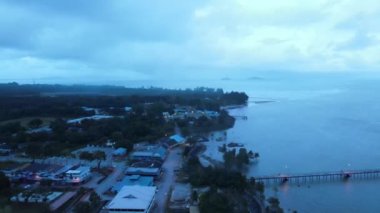 Sematan Sahili ve Sarawak ve Borneo Adası 'nın en güney kısmının kıyı şeridi.