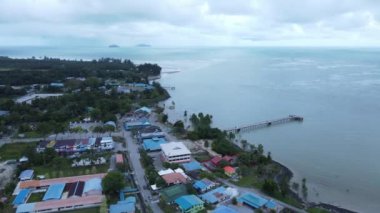 Sematan Sahili ve Sarawak ve Borneo Adası 'nın en güney kısmının kıyı şeridi.