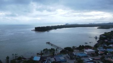 Sematan Sahili ve Sarawak ve Borneo Adası 'nın en güney kısmının kıyı şeridi.