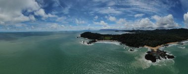 Telok / Teluk Melano Sahil ve Plajı Sarawak ve Borneo Adası 'nın Tanjung Datu bölgesinin en güney ucunda.