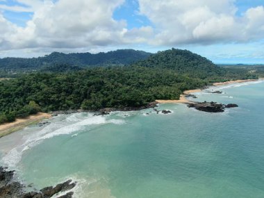 Telok / Teluk Melano Sahil ve Plajı Sarawak ve Borneo Adası 'nın Tanjung Datu bölgesinin en güney ucunda.