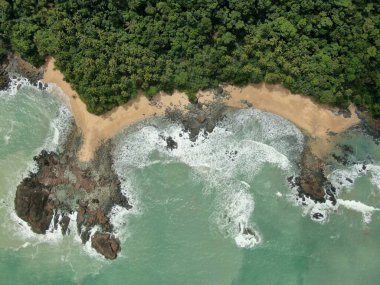 Telok / Teluk Melano Sahil ve Plajı Sarawak ve Borneo Adası 'nın Tanjung Datu bölgesinin en güney ucunda.