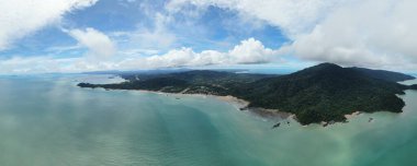 Telok / Teluk Melano Sahil ve Plajı Sarawak ve Borneo Adası 'nın Tanjung Datu bölgesinin en güney ucunda.