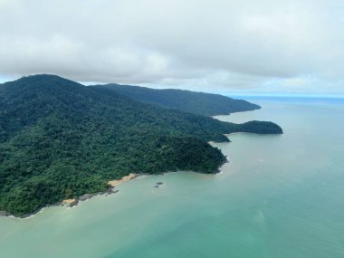 Telok / Teluk Melano Sahil ve Plajı Sarawak ve Borneo Adası 'nın Tanjung Datu bölgesinin en güney ucunda.