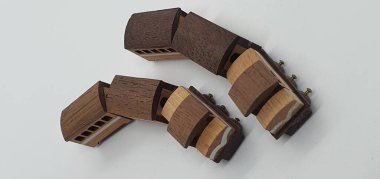 Ahşaptan yapılmış küçük ahşap modellerin yaratıcı çekimlerini kapat, diğer adıyla Simgeler.