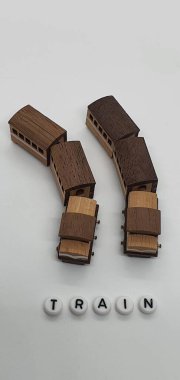 Ahşaptan yapılmış küçük ahşap modellerin yaratıcı çekimlerini kapat, diğer adıyla Simgeler.