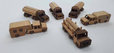 Ahşaptan yapılmış küçük ahşap modellerin yaratıcı çekimlerini kapat, diğer adıyla Simgeler.