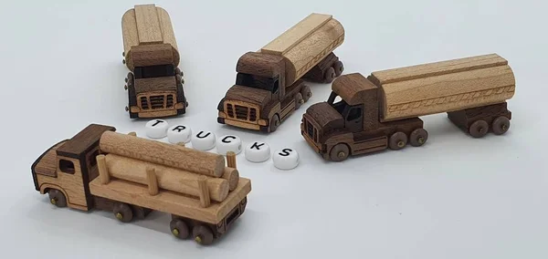 Zblízka Kreativní Záběry Malých Dřevěných Modelů Ručně Vyrobených Dřeva Známé — Stock fotografie