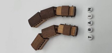 Ahşaptan yapılmış küçük ahşap modellerin yaratıcı çekimlerini kapat, diğer adıyla Simgeler.