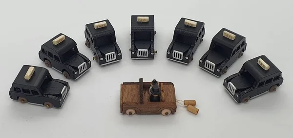 Κοντινές Δημιουργικές Λήψεις Μικρών Ξύλινων Μοντέλων Χειροποίητων Από Ξύλο Γνωστών — Φωτογραφία Αρχείου