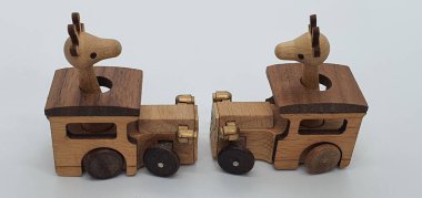 Ahşaptan yapılmış küçük ahşap modellerin yaratıcı çekimlerini kapat, diğer adıyla Simgeler.