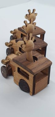 Ahşaptan yapılmış küçük ahşap modellerin yaratıcı çekimlerini kapat, diğer adıyla Simgeler.