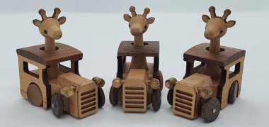 Ahşaptan yapılmış küçük ahşap modellerin yaratıcı çekimlerini kapat, diğer adıyla Simgeler.