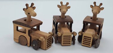 Ahşaptan yapılmış küçük ahşap modellerin yaratıcı çekimlerini kapat, diğer adıyla Simgeler.