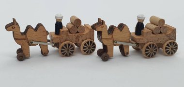 Ahşaptan yapılmış küçük ahşap modellerin yaratıcı çekimlerini kapat, diğer adıyla Simgeler.