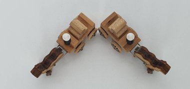 Ahşaptan yapılmış küçük ahşap modellerin yaratıcı çekimlerini kapat, diğer adıyla Simgeler.