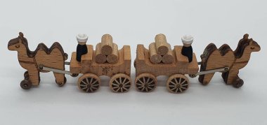 Ahşaptan yapılmış küçük ahşap modellerin yaratıcı çekimlerini kapat, diğer adıyla Simgeler.