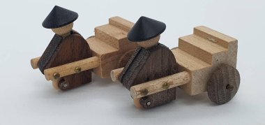 Ahşaptan yapılmış küçük ahşap modellerin yaratıcı çekimlerini kapat, diğer adıyla Simgeler.