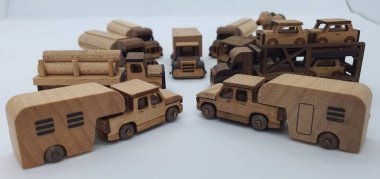 Ahşaptan yapılmış küçük ahşap modellerin yaratıcı çekimlerini kapat, diğer adıyla Simgeler.