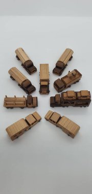 Ahşaptan yapılmış küçük ahşap modellerin yaratıcı çekimlerini kapat, diğer adıyla Simgeler.