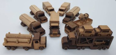 Ahşaptan yapılmış küçük ahşap modellerin yaratıcı çekimlerini kapat, diğer adıyla Simgeler.