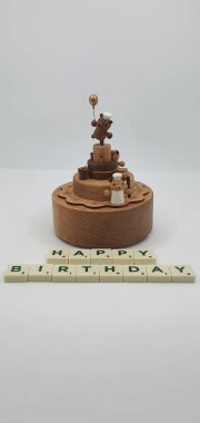 Ahşaptan yapılmış küçük ahşap modellerin yaratıcı çekimlerini kapat, diğer adıyla Simgeler.