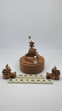 Ahşaptan yapılmış küçük ahşap modellerin yaratıcı çekimlerini kapat, diğer adıyla Simgeler.