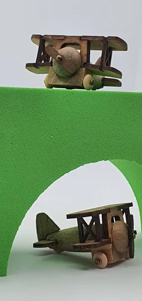 Ahşaptan yapılmış küçük ahşap modellerin yaratıcı çekimlerini kapat, diğer adıyla Simgeler.