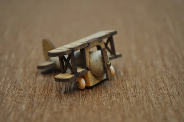 Fechar Fotos Criativas Pequenos Modelos Avião Madeira Artesanais Partir Madeira — Fotografia de Stock