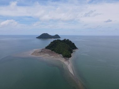 Malezya 'nın Borneo Adası' ndaki pek çok kişi tarafından keşfedilmemiş Satang Adası 'nın Gizemli Cenneti.