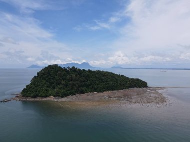 Malezya 'nın Borneo Adası' ndaki pek çok kişi tarafından keşfedilmemiş Satang Adası 'nın Gizemli Cenneti.