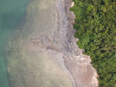Malezya 'nın Borneo Adası' ndaki pek çok kişi tarafından keşfedilmemiş Satang Adası 'nın Gizemli Cenneti.