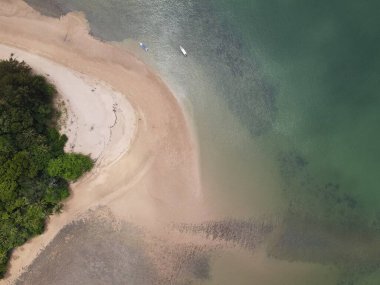 Malezya 'nın Borneo Adası' ndaki pek çok kişi tarafından keşfedilmemiş Satang Adası 'nın Gizemli Cenneti.