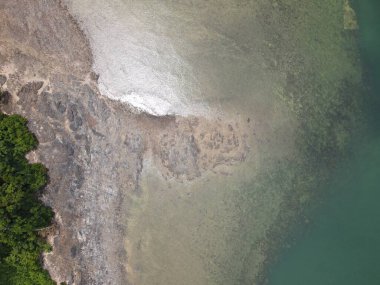 Malezya 'nın Borneo Adası' ndaki pek çok kişi tarafından keşfedilmemiş Satang Adası 'nın Gizemli Cenneti.