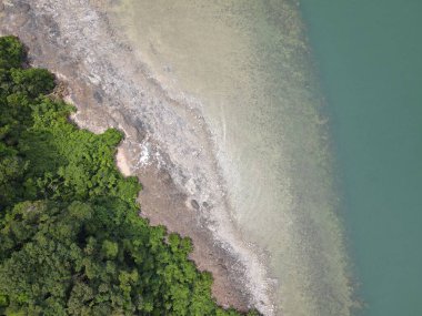 Malezya 'nın Borneo Adası' ndaki pek çok kişi tarafından keşfedilmemiş Satang Adası 'nın Gizemli Cenneti.