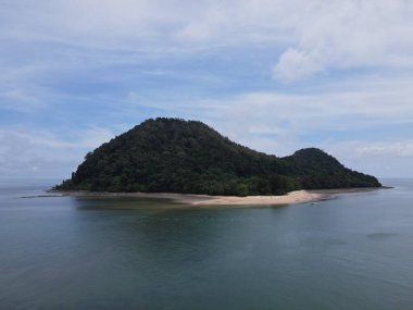 Malezya 'nın Borneo Adası' ndaki pek çok kişi tarafından keşfedilmemiş Satang Adası 'nın Gizemli Cenneti.