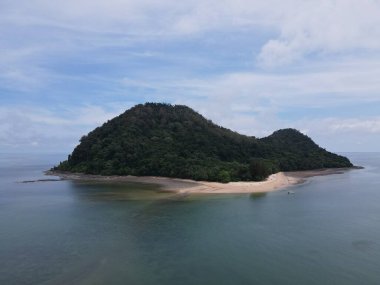 Malezya 'nın Borneo Adası' ndaki pek çok kişi tarafından keşfedilmemiş Satang Adası 'nın Gizemli Cenneti.
