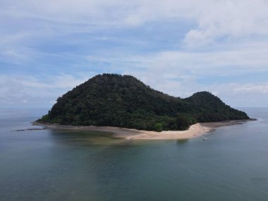 Malezya 'nın Borneo Adası' ndaki pek çok kişi tarafından keşfedilmemiş Satang Adası 'nın Gizemli Cenneti.